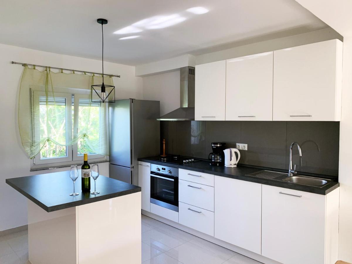 New Apartment Ema II Vrh  Екстер'єр фото
